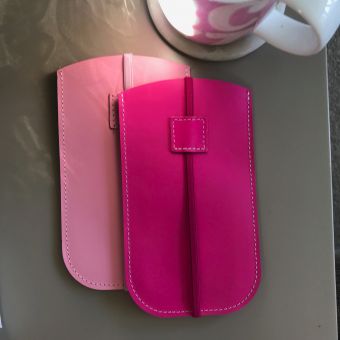 Leather iPhone 8 Cover - Elastic strap