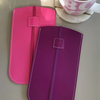 Leather iPhone 8 Plus Cover - Elastic strap